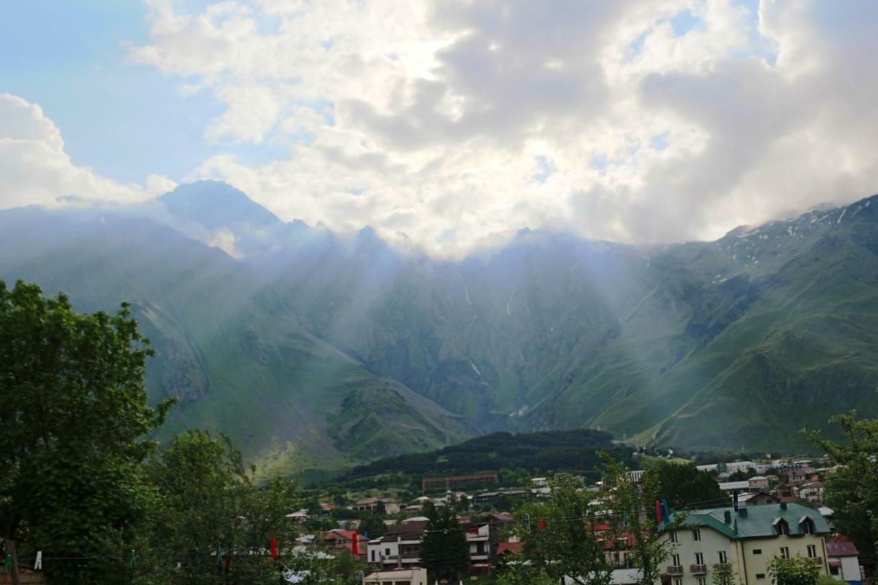 Guesthouse suja Kazbegi Extérieur photo